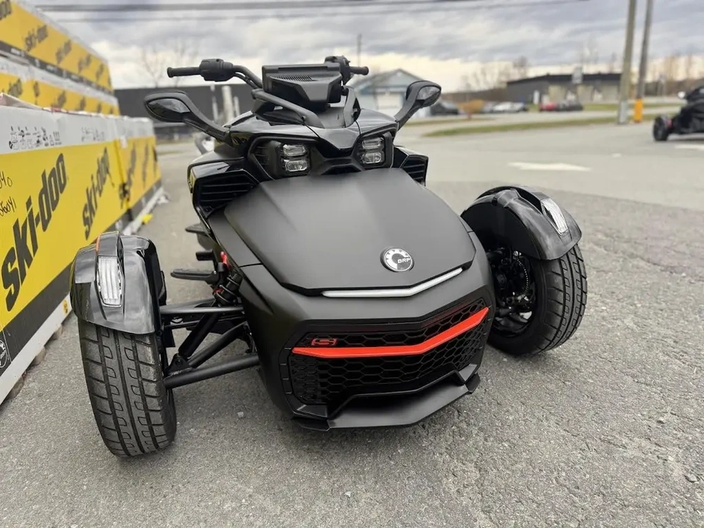 Can-am F3-s 2026 alt