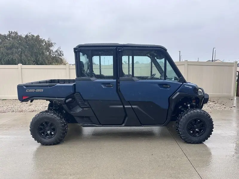 2026 Can-Am DEFENDER MAX LIMITED HD11