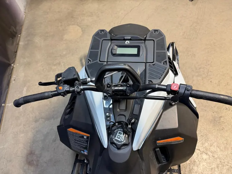 Ski-Doo Summit Adrenaline 154 600R ETec 2026