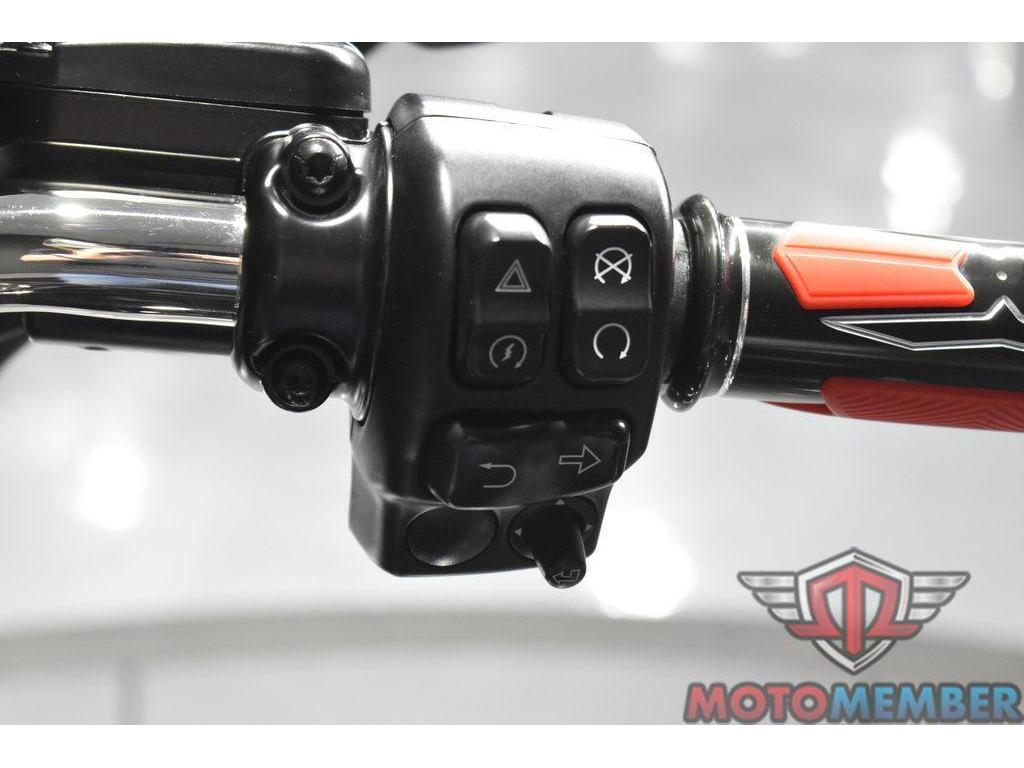 2020 Harley-Davidson Street Glide Base for Sale