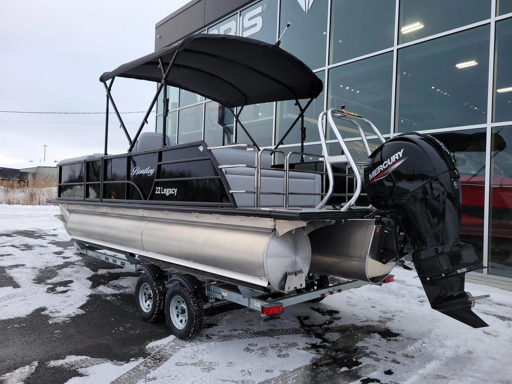 2023 Bentley Legacy 223 Swingback alt