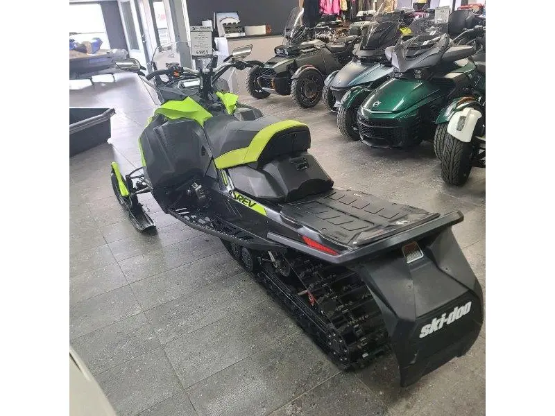 Ski-Doo renegade adrenaline 900 2020