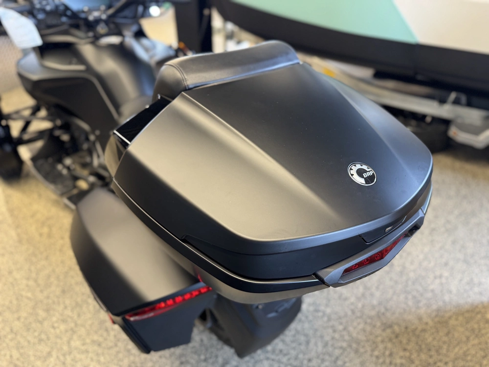 Can-am F3 Limited 2026 alt