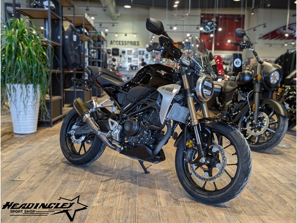 2021 Honda CB300R // Black 