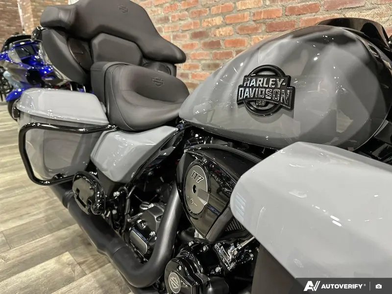 2026 Harley-Davidson Street Glide Limited thumbnail 18