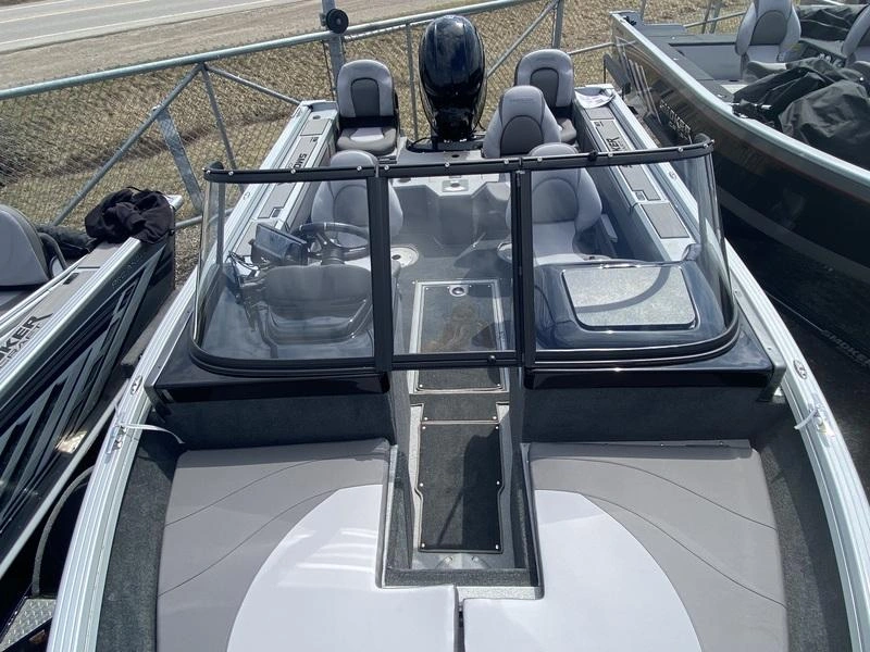 2025 Smoker-craft Ultima 172 alt