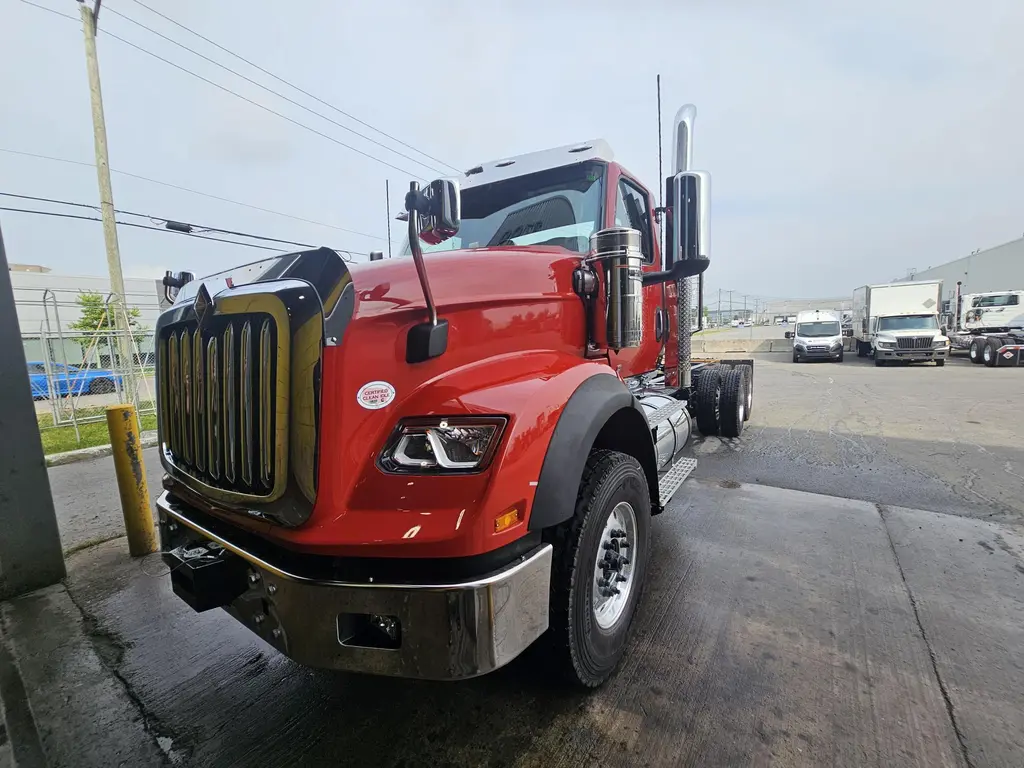 International 2026HX620