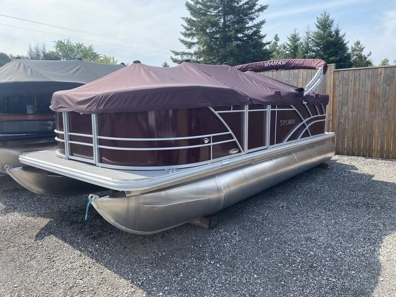 2024 Sylvan Mirage 820 Cruise alt