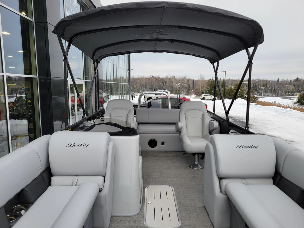 2023 Bentley Legacy 223 Swingback alt