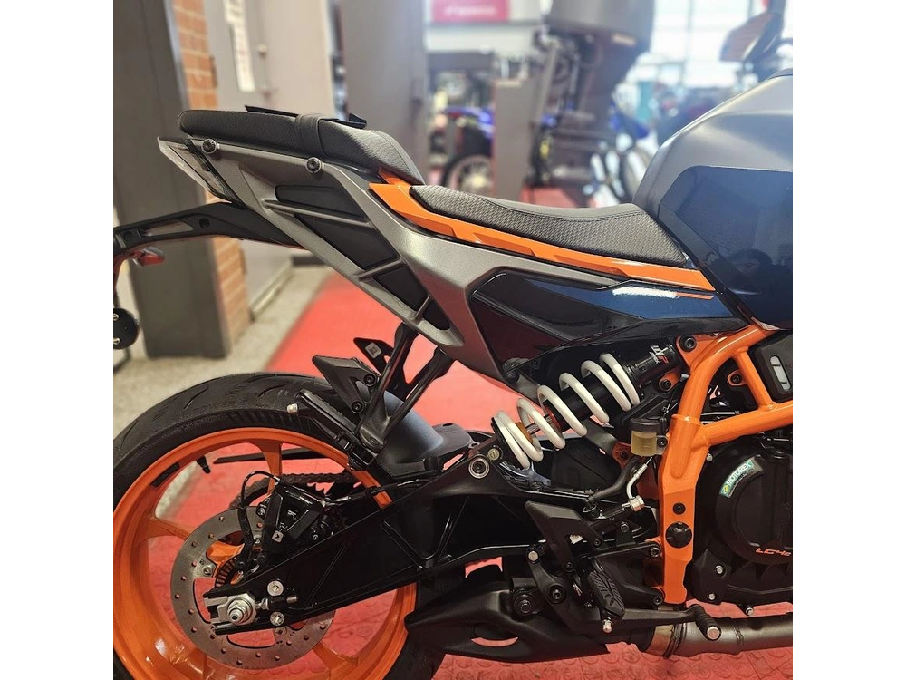 2025 Ktm Duke 390 alt