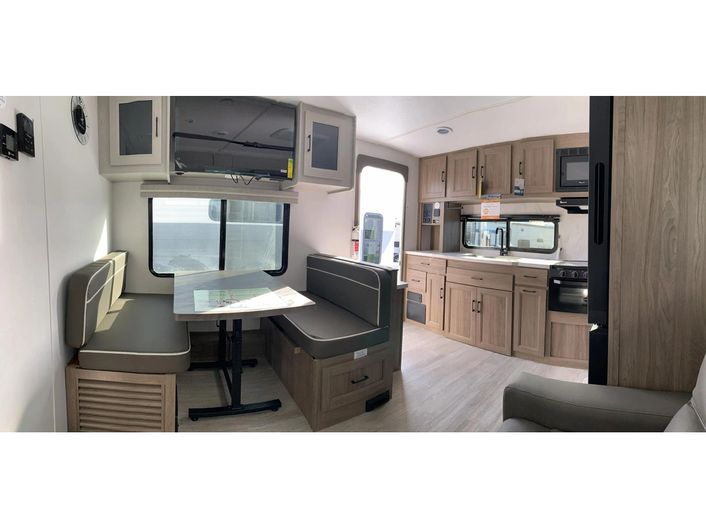 Coachmen Freedom Express 245rks 2026 alt