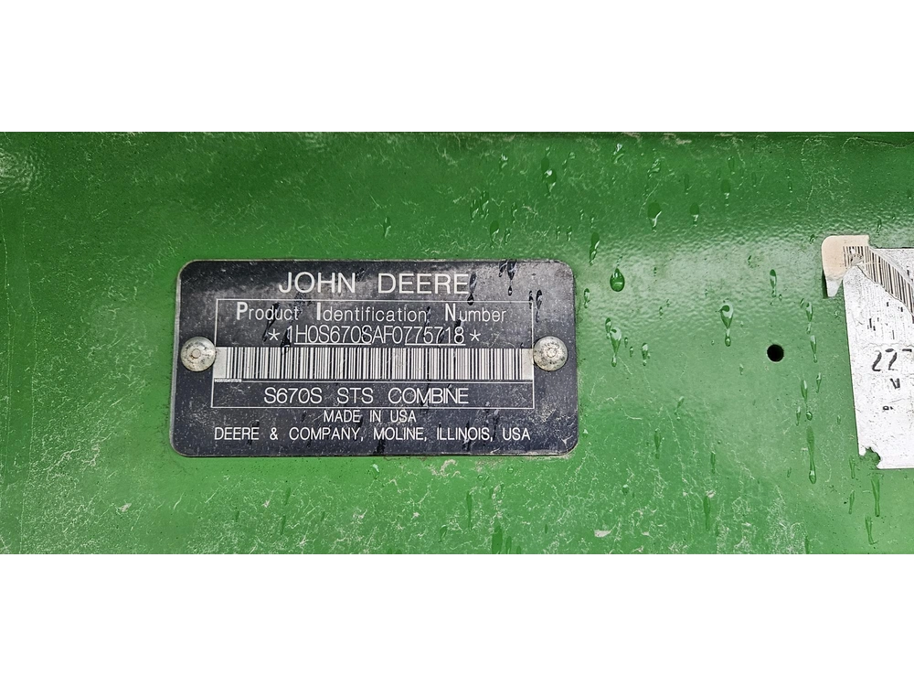 2015 John Deere S670 alt
