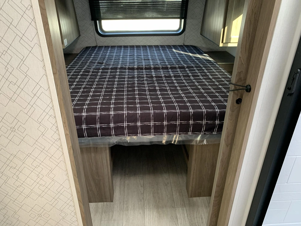 Coachmen Freedom Express 245rks 2026 alt