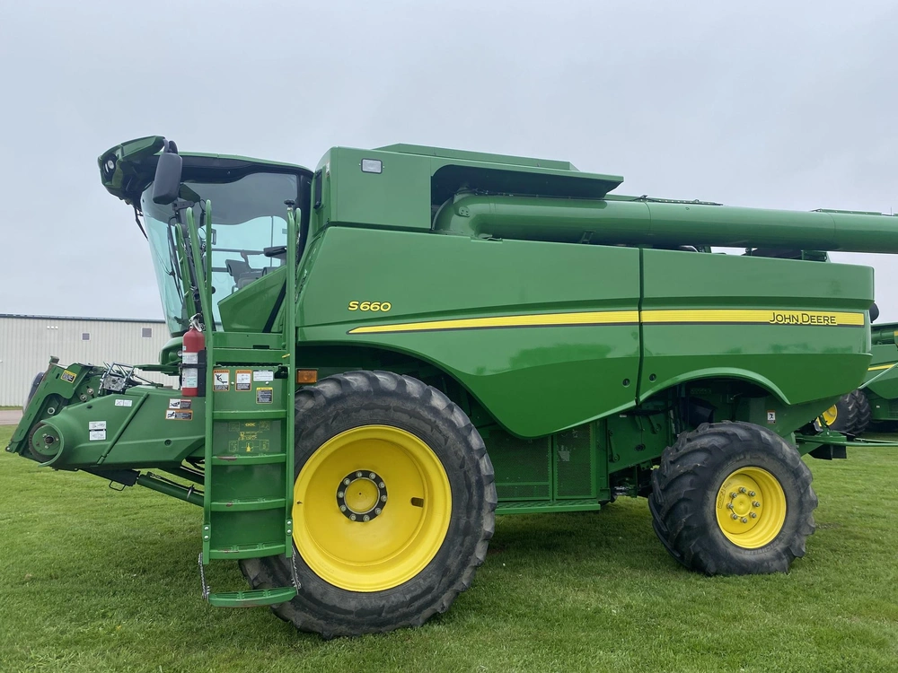 John Deere S660 2013 alt