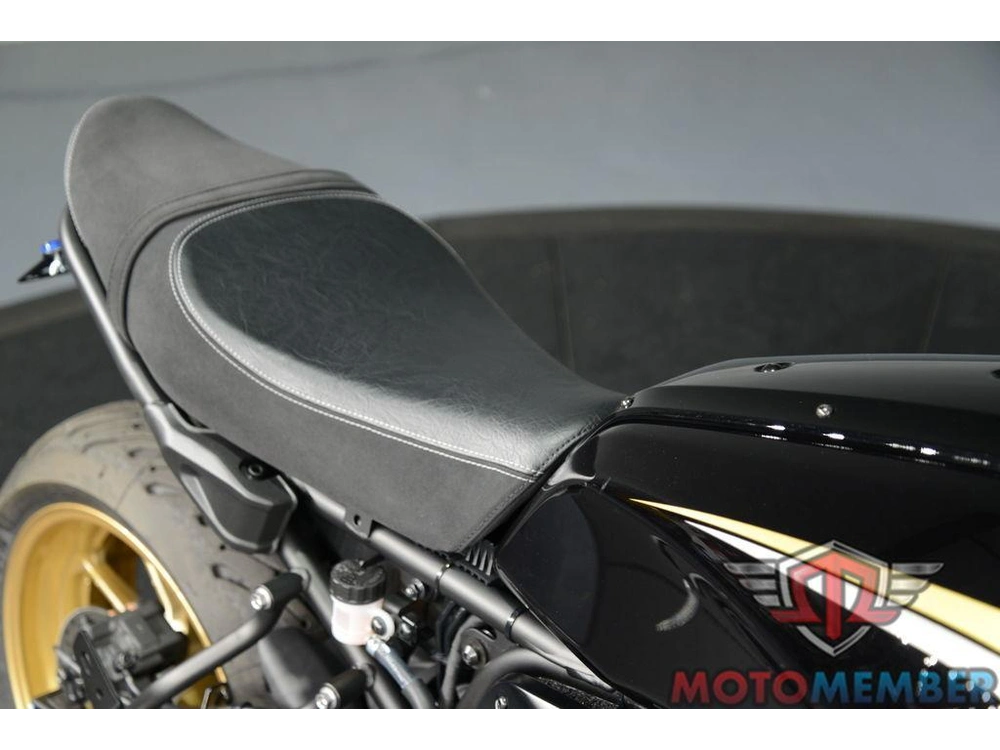 2025 Yamaha Xsr700 alt