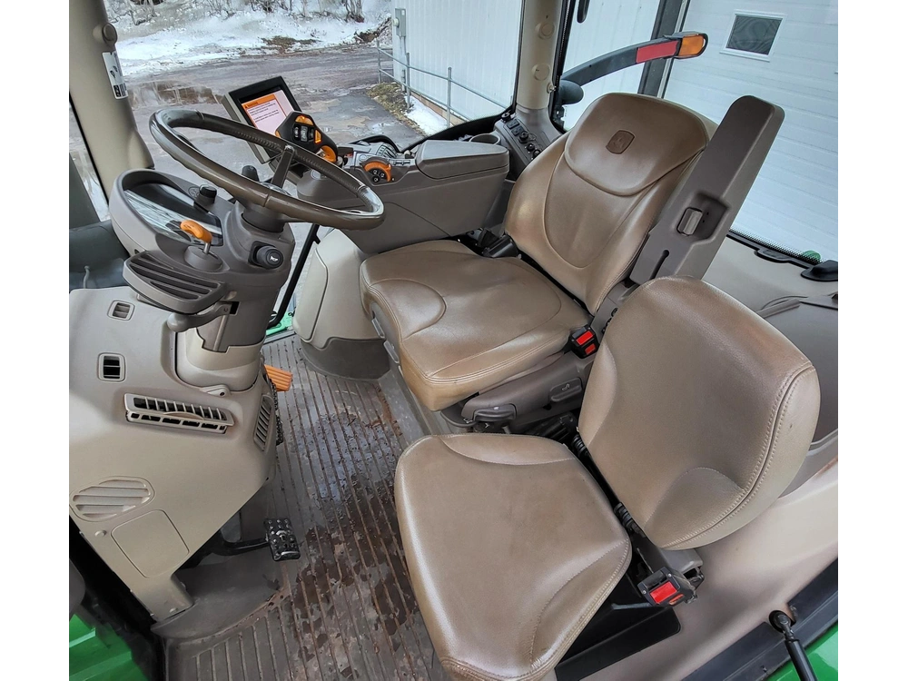 John Deere 6215r 2021 alt