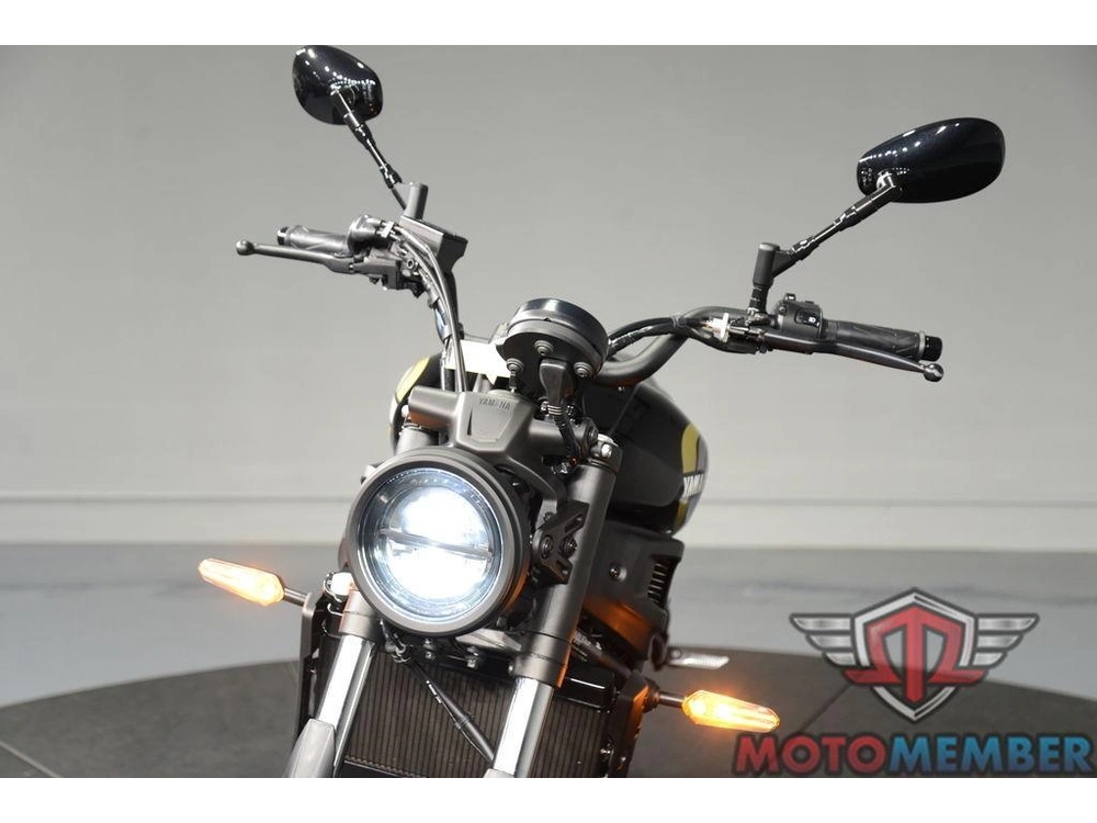 2025 Yamaha Xsr700 alt