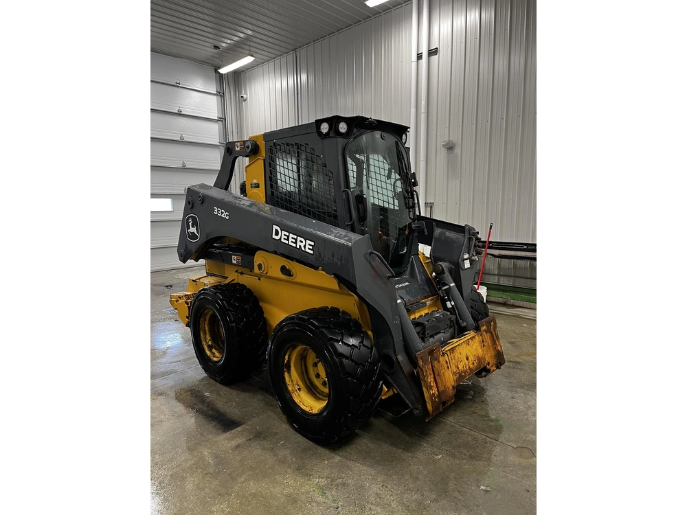 John Deere 332g 2023 alt