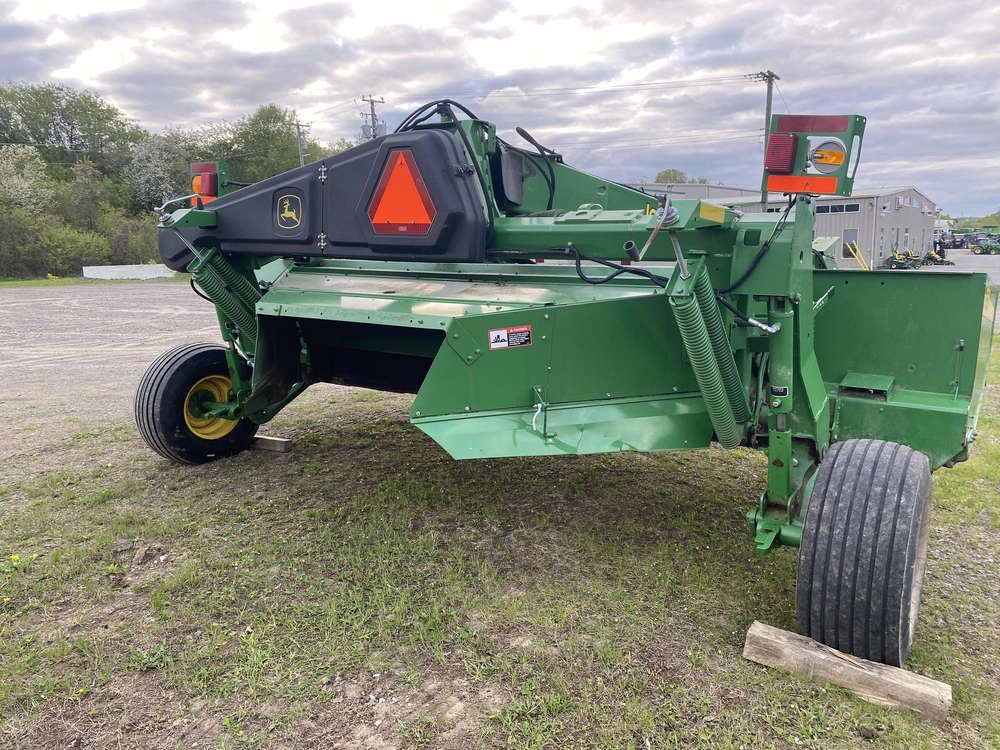 2015 John Deere 956 alt
