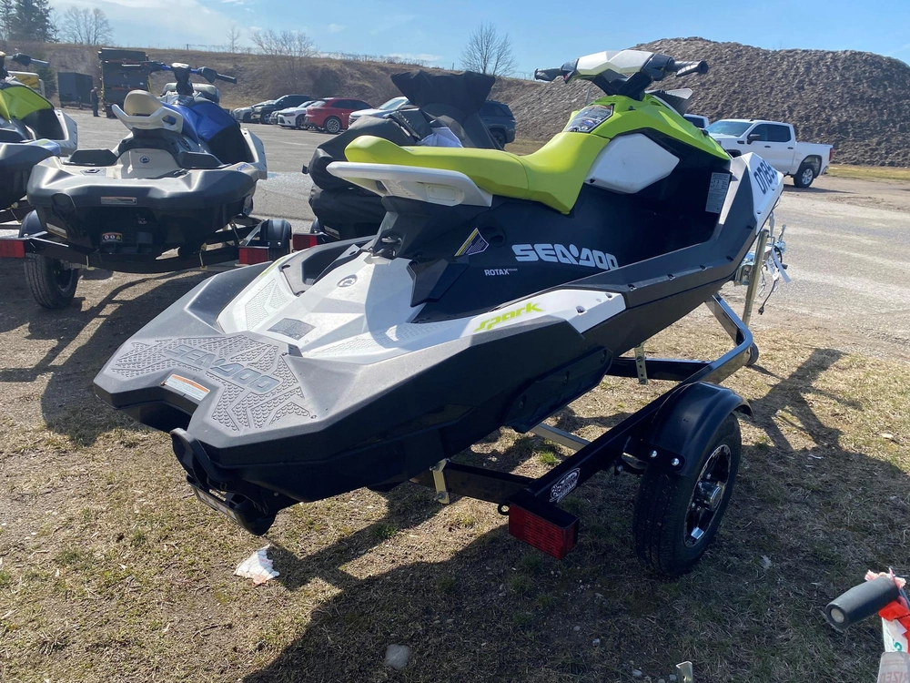 2023 Sea-doo/brp Spark 3-up 90hp Ibr & Convenience Package alt