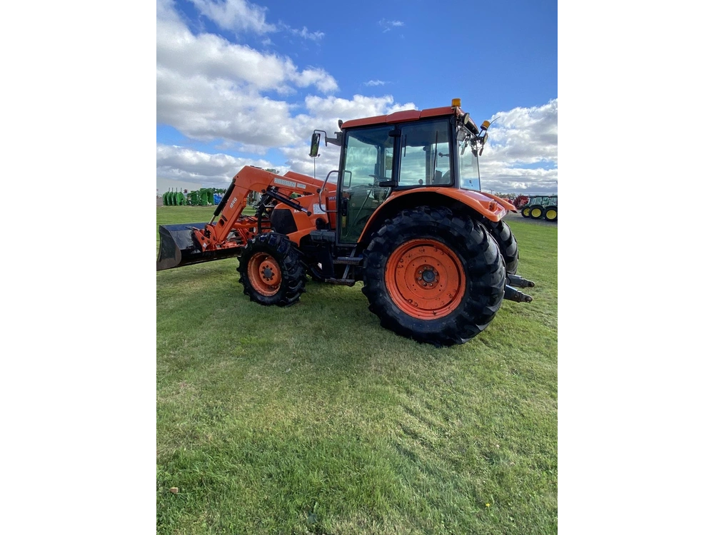 Kubota M110 2010