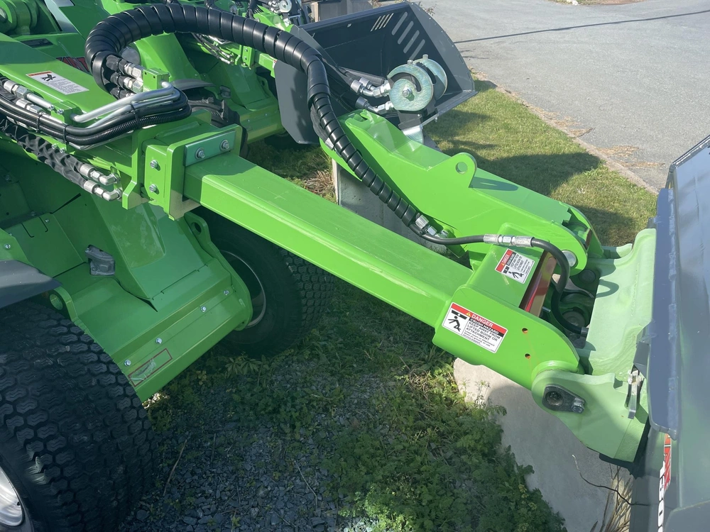 Avant M528 2023 alt
