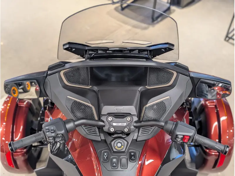 2026 Can-Am Spyder RT Sea-To-Sky - Mars Red Metallic