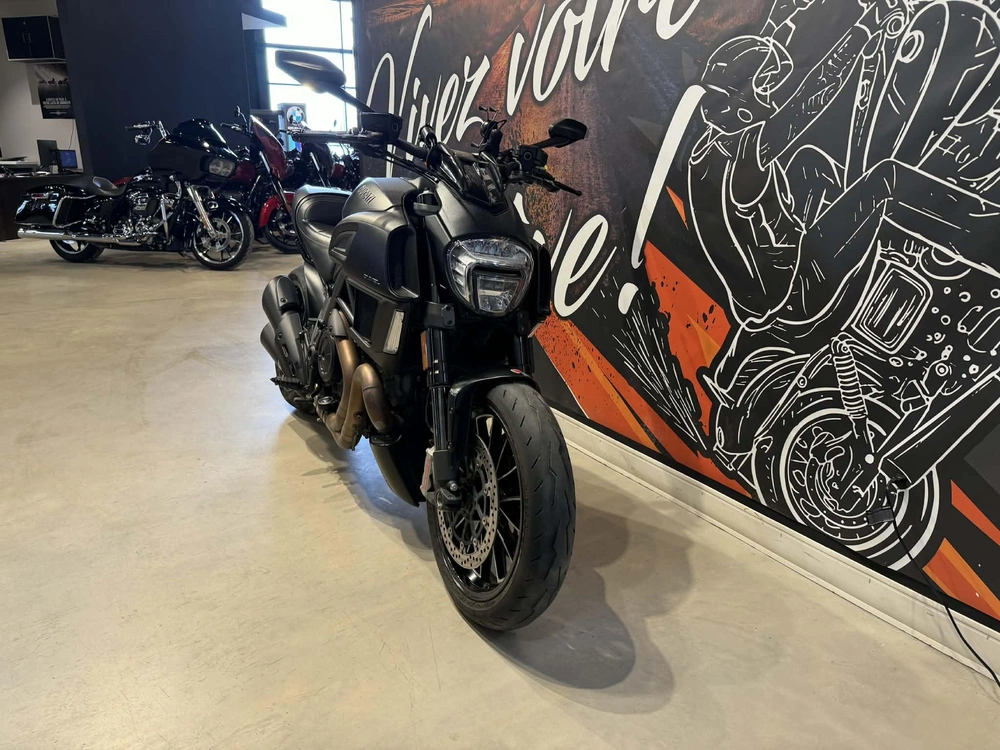 Ducati Diavel 2015 alt