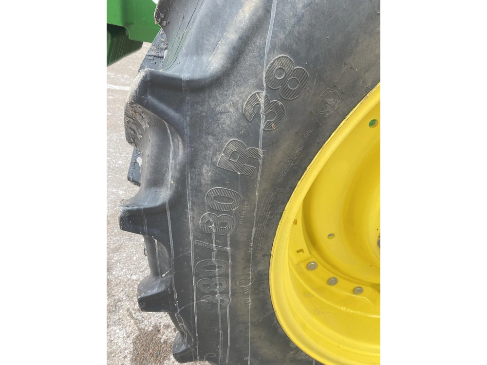 2023 John Deere 7r 210 alt