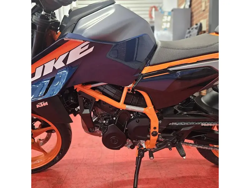 2025 KTM DUKE 390