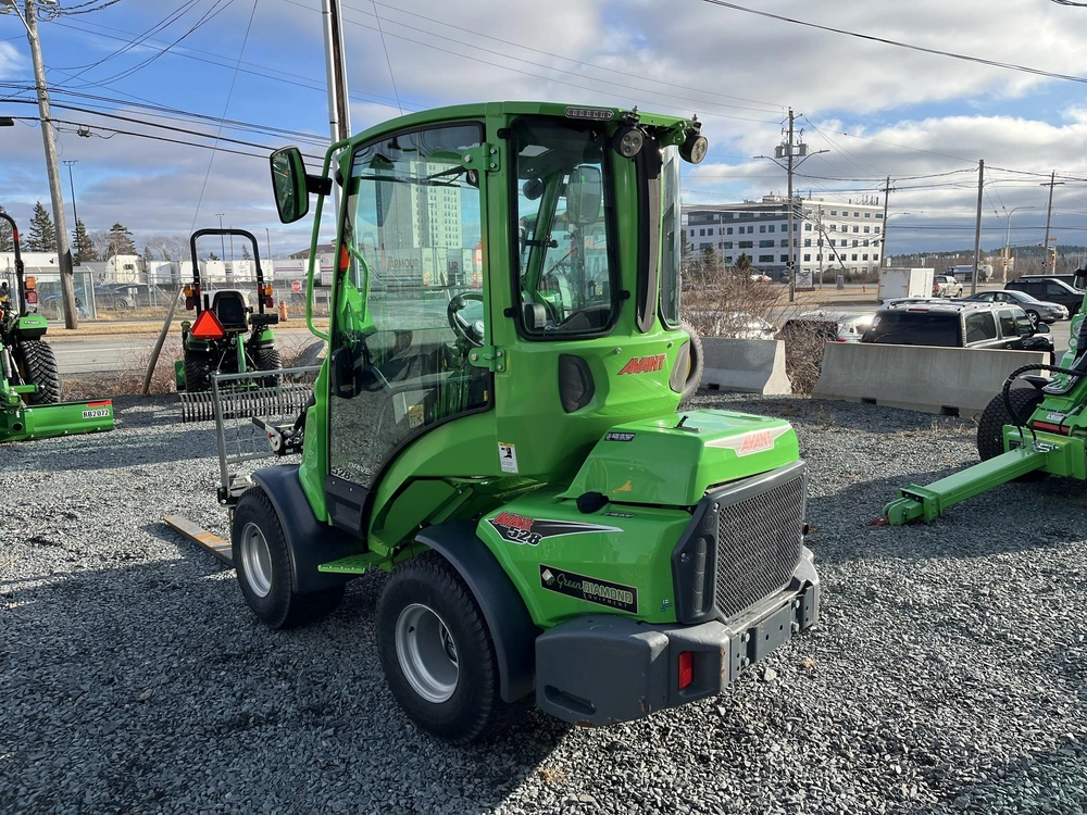 Avant M528 2023 alt