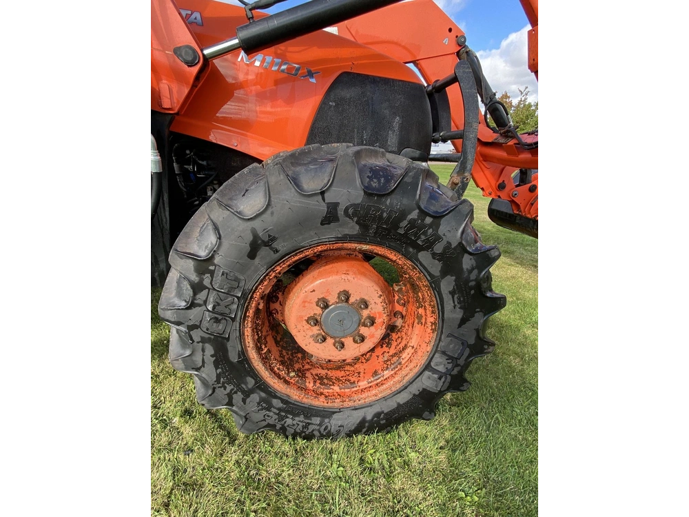 Kubota M110 2010