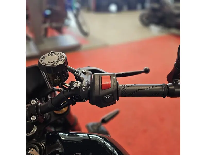2026 Yamaha XSR 900 thumbnail 8