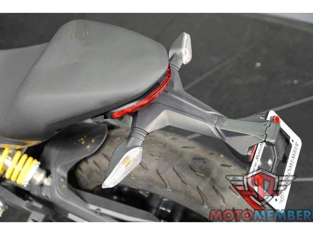 2018 Ducati Monster 797 Plus Dark Stealth alt