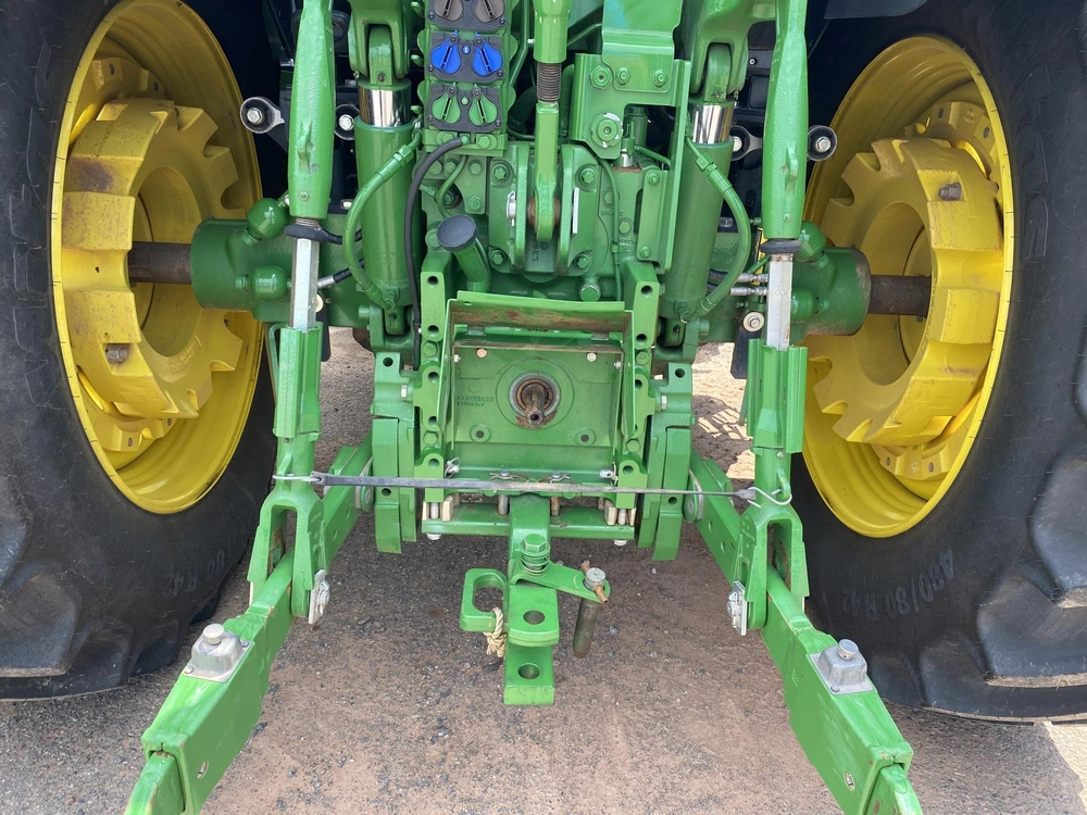 2023 John Deere 6r 155 alt