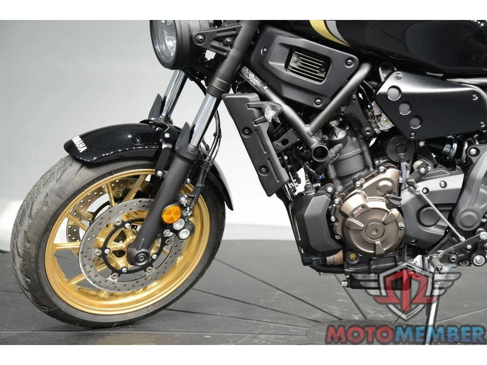 2025 Yamaha Xsr700 alt