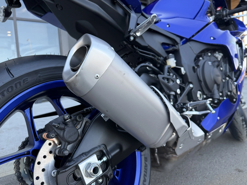 2026 Yamaha R1 alt
