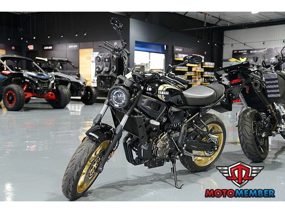 2025 Yamaha Xsr700 alt