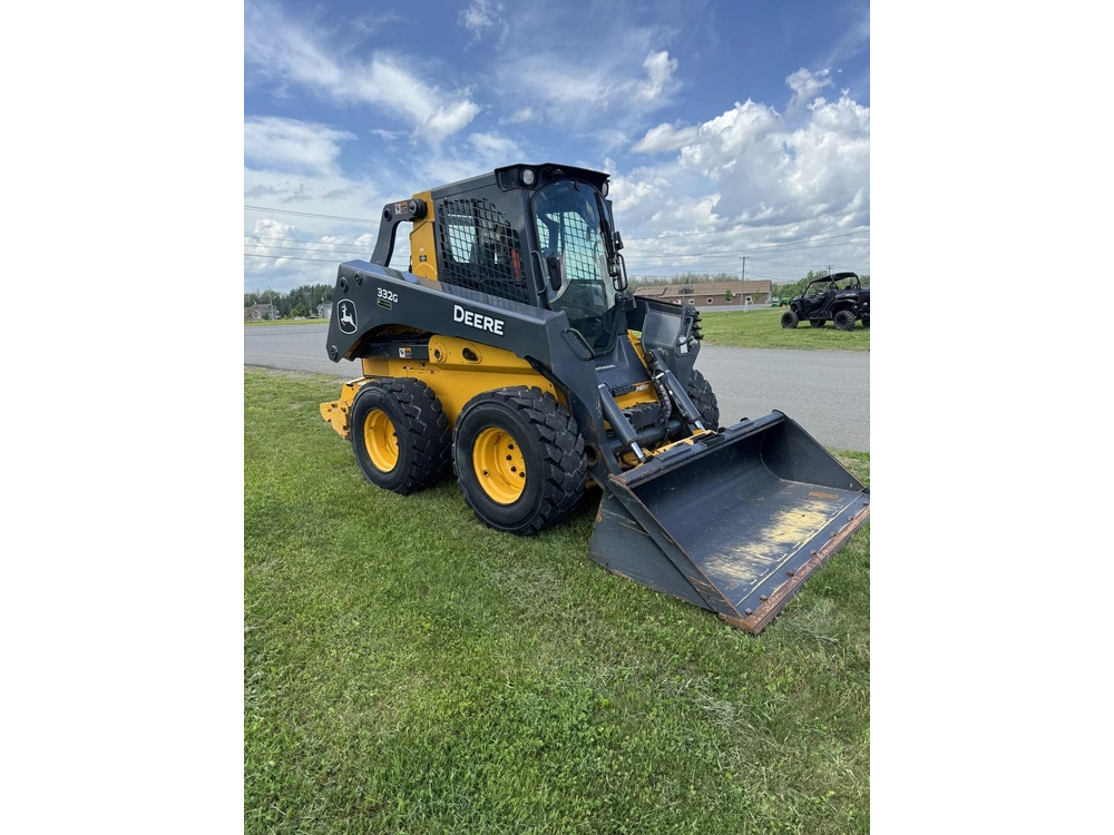 John Deere 332g 2023 alt