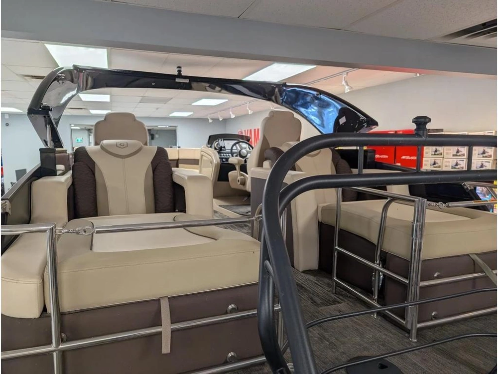 2022 Godfrey Marine Mc235rl alt