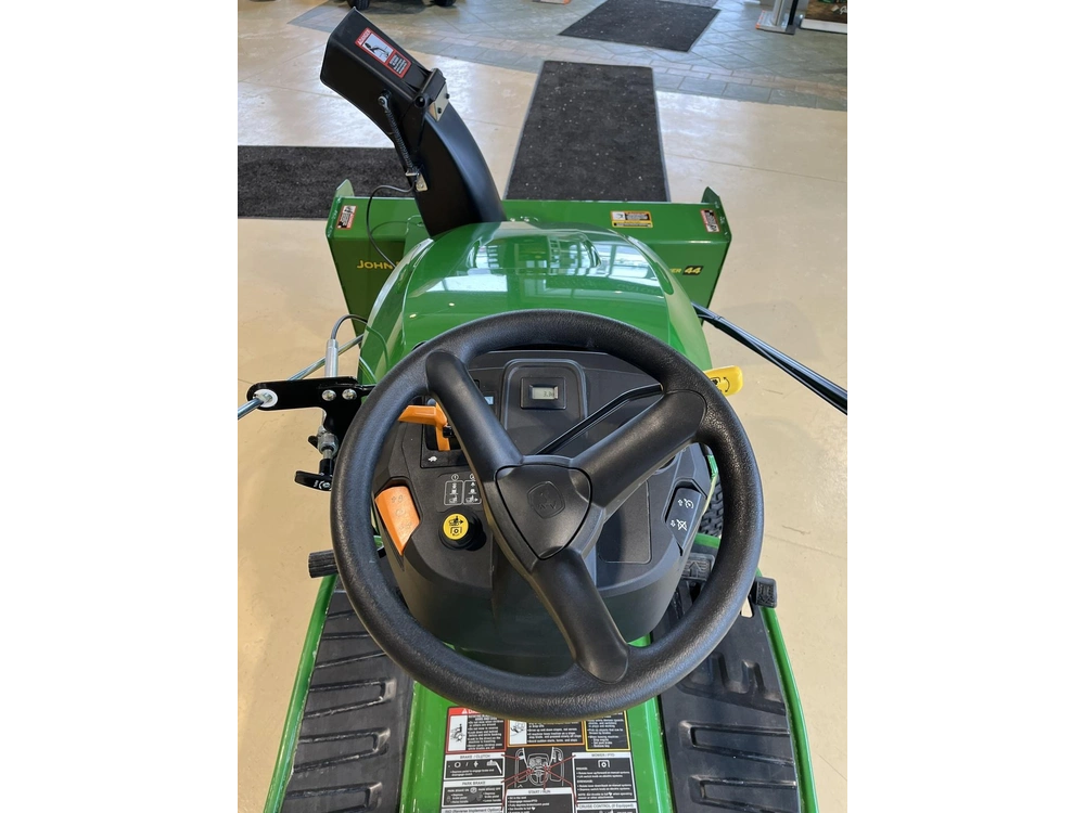 2025 John Deere S220 alt