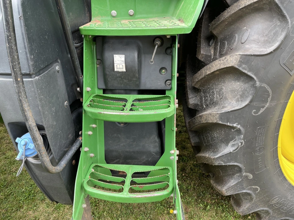 2018 John Deere 8320r alt