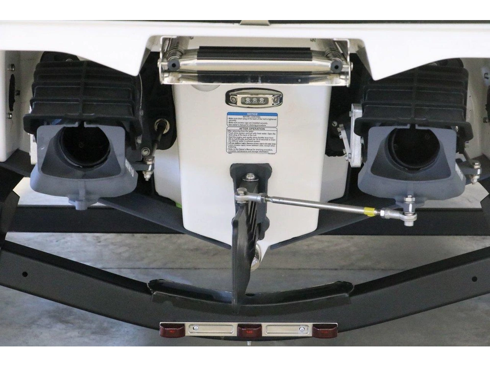 2026 Yamaha 222xd alt