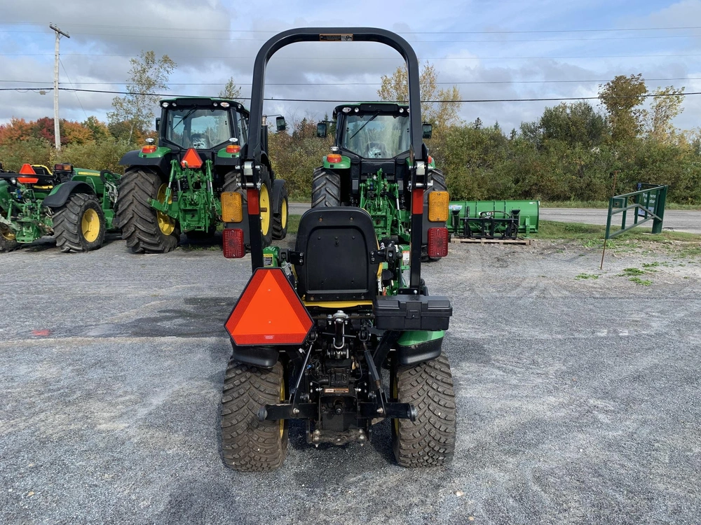 2023 John Deere 1025r alt