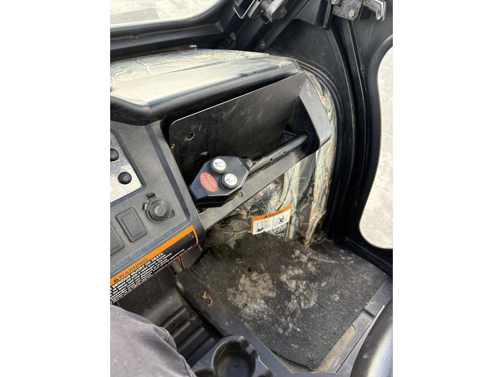 2012 John Deere Xuv 825i Camo alt