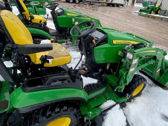 2022 John Deere 1025r alt
