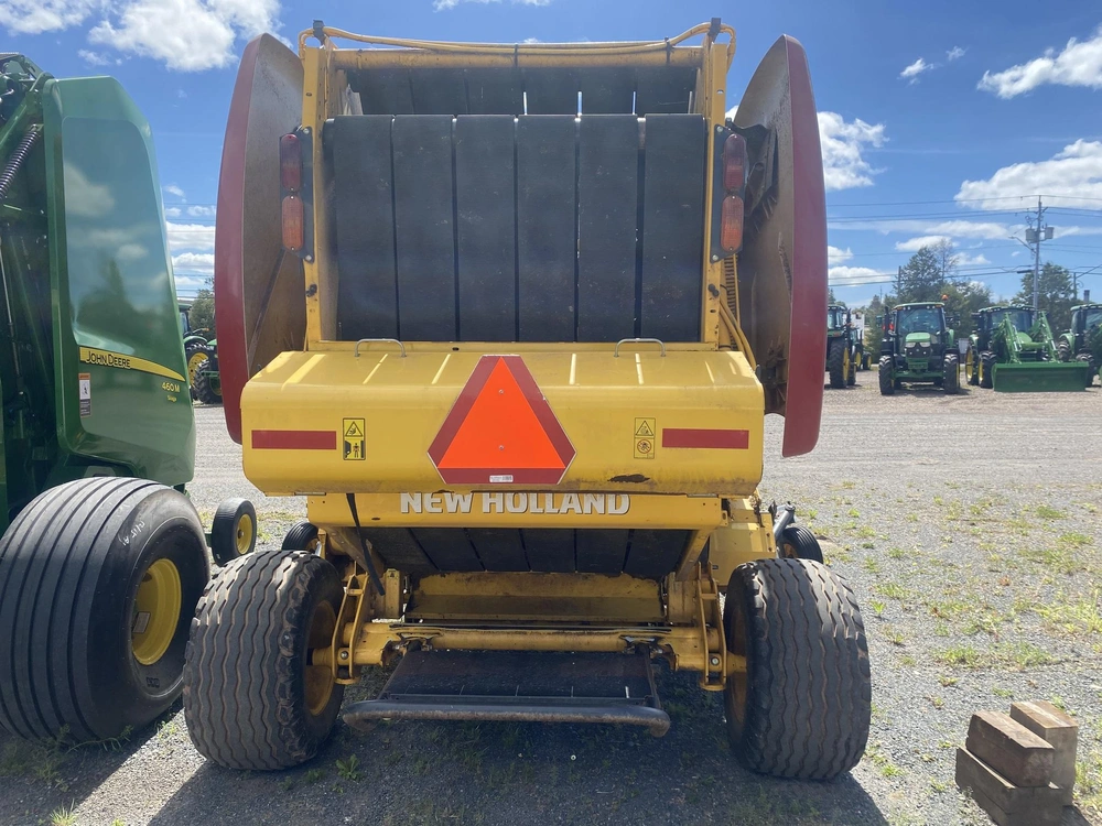 New Holland Rollbelt 450 2022 alt