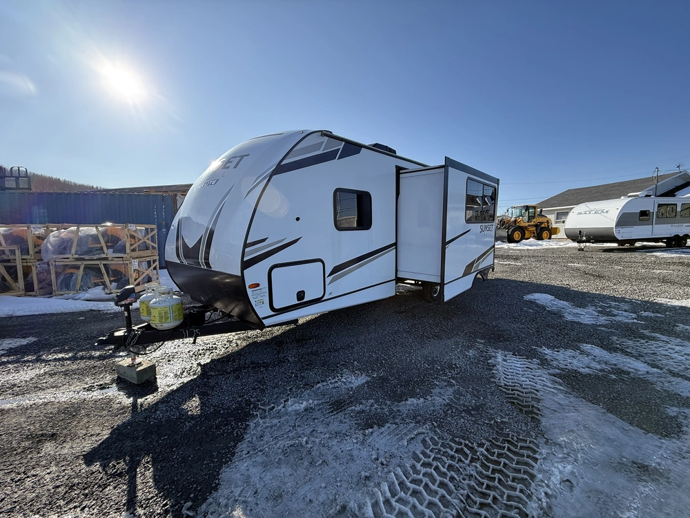 Sunset Trail 242bh 2022 alt