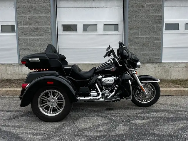 2024 Harley-Davidson FLHTCUTG Tri Glide Ultra FLHTCUTG thumbnail 13