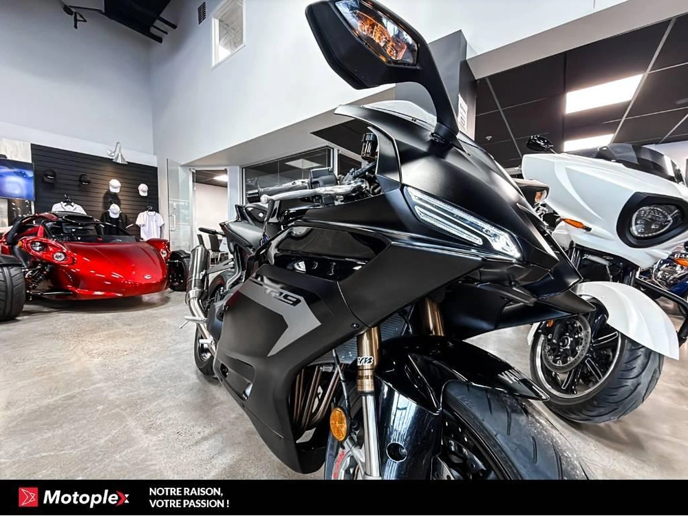 Yamaha R9 Full Options 2025 alt